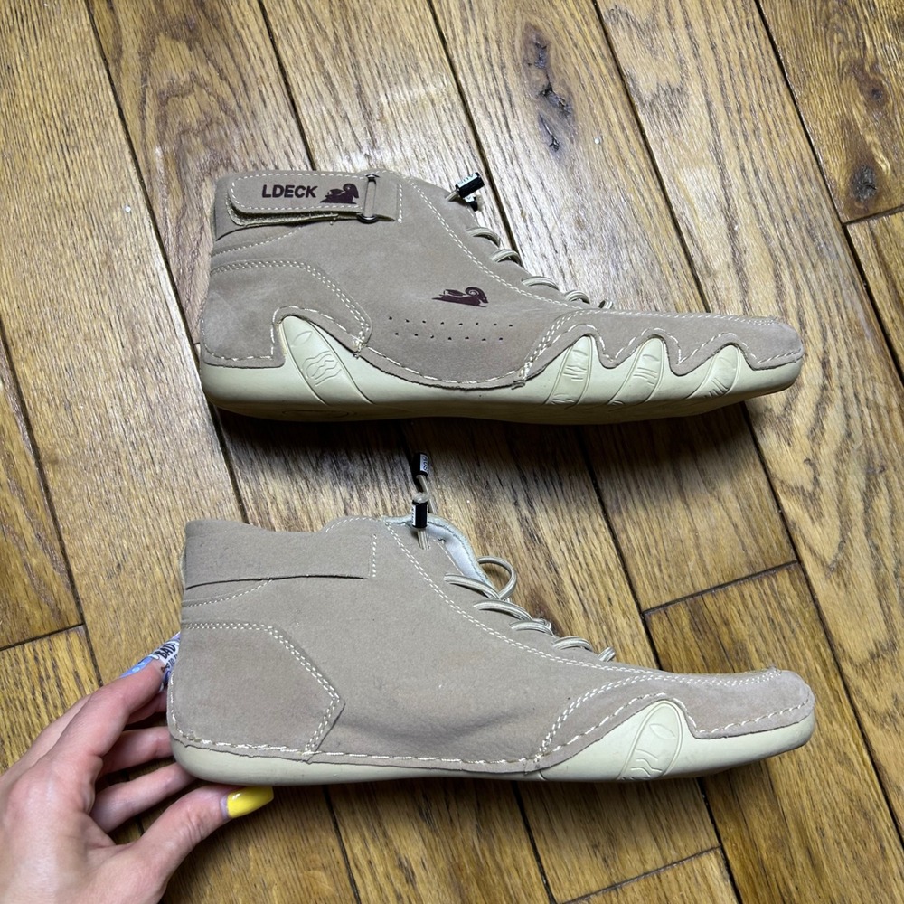 Ldeck Tan Suede High Top Sneakers Barefoot Style Bungee Lace Size 38